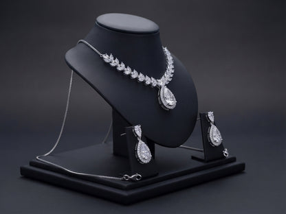 Royal Teardrop & Leaflet Jewelry Set