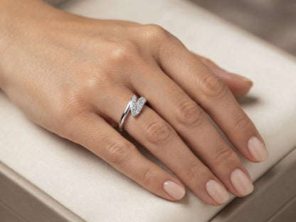Linear Wave Pavé Accent Ring