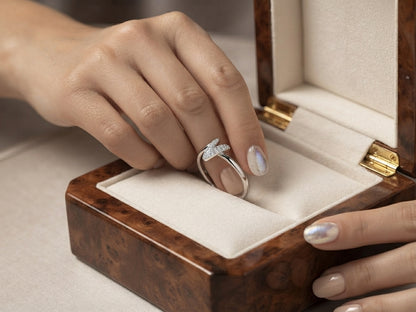 Linear Wave Pavé Accent Ring