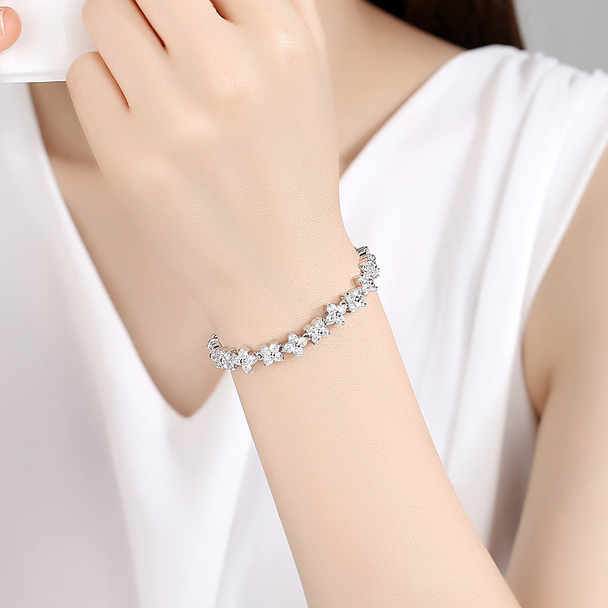 Zircon Rice Bracelet for Women, Silver, Wicker Leaf Design